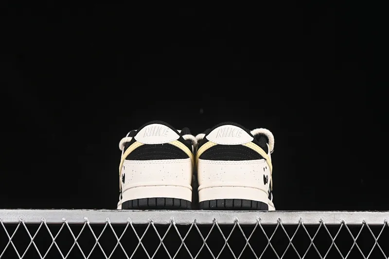 All Categories Nk SB Dunk Series Nk SB Dunk Low Low-top sneakers Nike Dunk Low "Tms Cny" Red Panda Cheese Dopamine Splashed old low-top casual sneakers DD1391-100